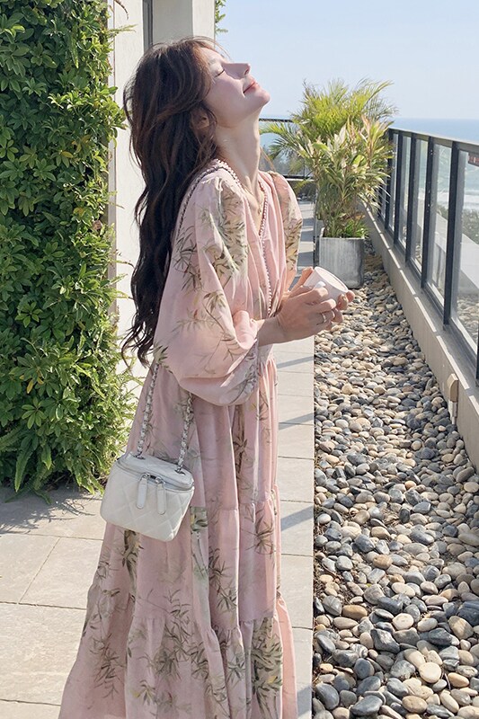 粉色气质新中式竹子印花连衣裙女夏季新款高级感显瘦V领收腰长裙,女装连衣裙,芭图娜