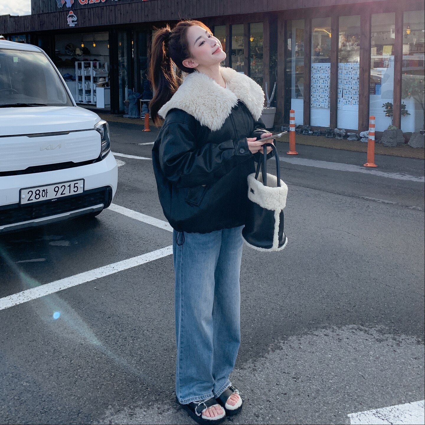 现货主推!数据好90绒黑色皮羽绒短外套B260-5315-P275K368,女装羽绒服,芭图娜