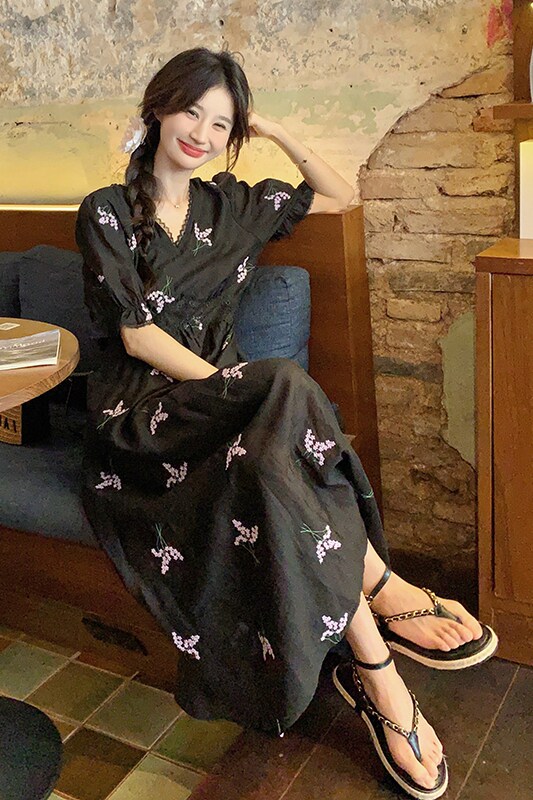茶歇法式v领碎花连衣裙女夏2025新款气质绝美高级感收腰雪纺长裙,女装连衣裙,芭图娜