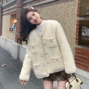 大货已出！奶白色 羊毛呢小香羽绒服  B260-3238-P235K338图片