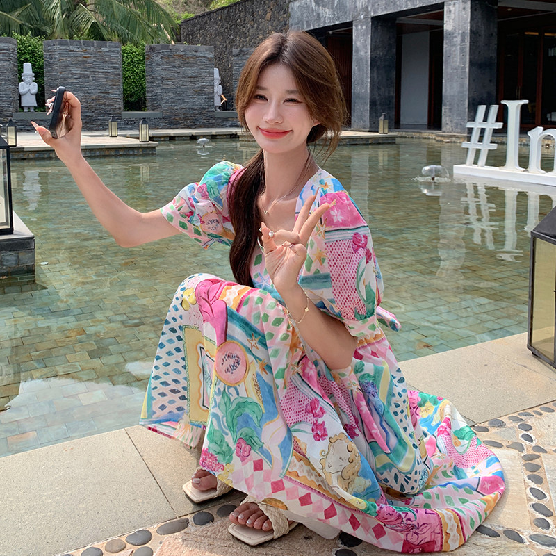 多巴胺印花吊带裙女夏日穿搭2025新款防晒开衫度假风连衣裙,女装连衣裙,芭图娜