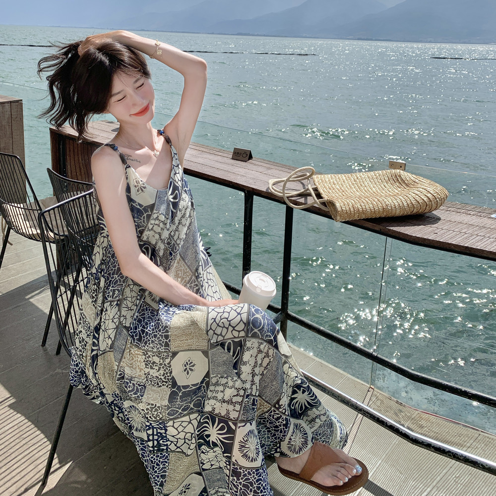 法式复古波西米亚度假风吊带长裙女夏新款森系别致茶歇显瘦连衣裙,女装连衣裙,芭图娜