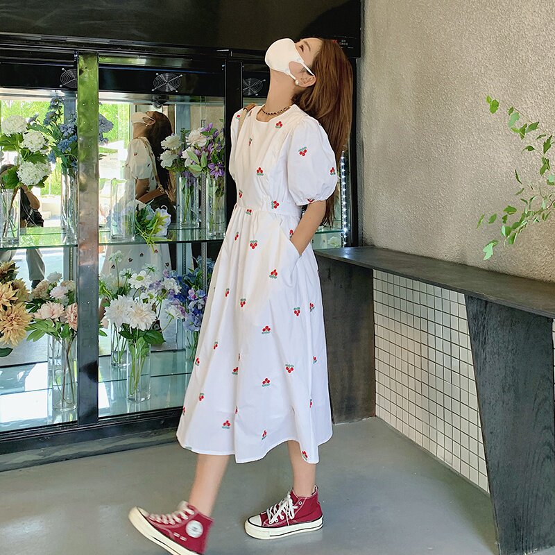 白色泡泡袖碎花连衣裙女2025夏季新款韩系甜美减龄气质温柔风长裙,女装连衣裙,芭图娜