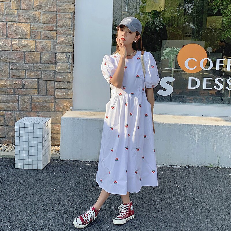 白色泡泡袖碎花连衣裙女2025夏季新款韩系甜美减龄气质温柔风长裙,女装连衣裙,芭图娜