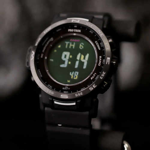 卡西欧新款电波运动数显男士腕表