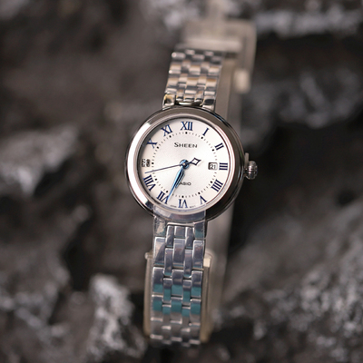 卡西欧女士指针简约商务太阳能表