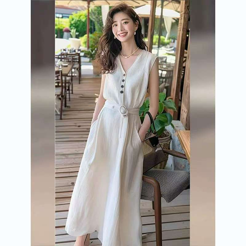 大方得体白色无袖连衣裙2025新款女夏季轻奢高级感气质长裙子