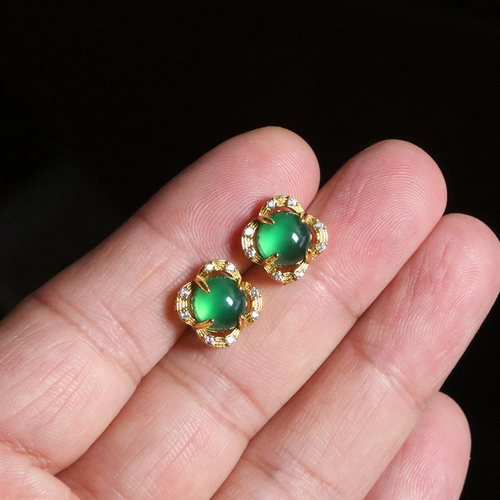 胡二翡翠耳钉天然玉髓