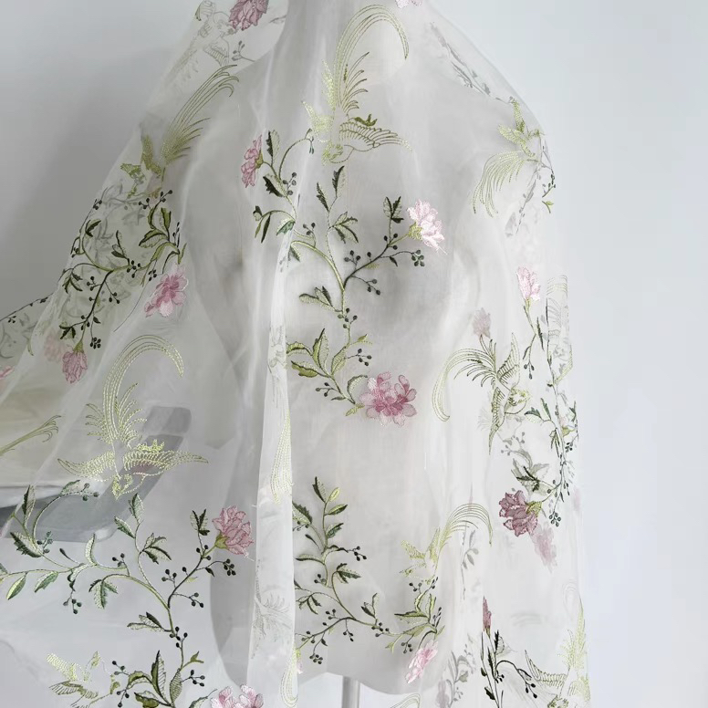 新版浅杏欧根纱国风小花小鸟刺绣蕾丝布料彩色平绣女装娃娃衣裙料