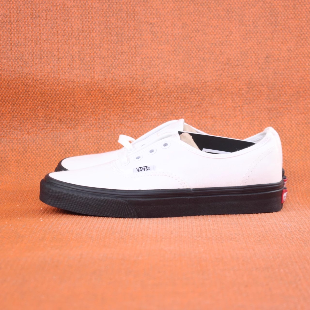 首尔的米家VANS 女鞋AUTHENTIC白黑底帆布牛筋底休闲滑板鞋运动鞋