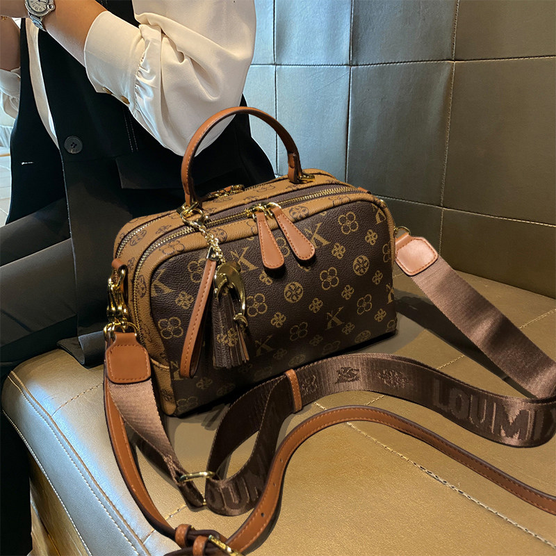 品牌包包女式2025新款高级感时尚真皮大容量枕头包手提单肩斜挎包