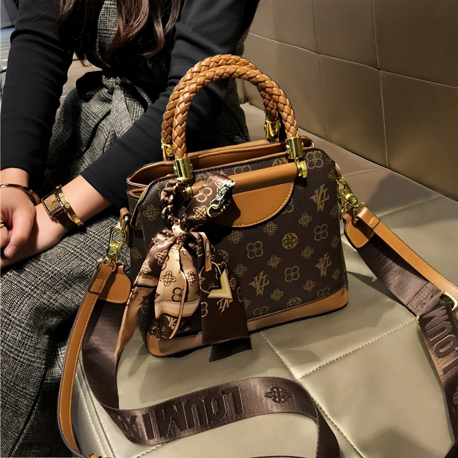 专柜品牌贝壳包女2026新款巨好看包包高级感大容量手提单肩斜挎包