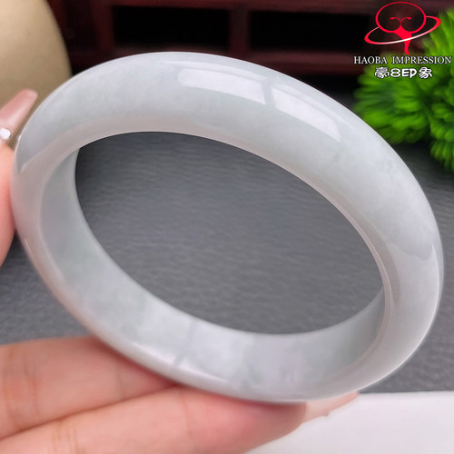 豪8印象S126010Y417翡翠手镯圈口55.5天然缅甸白底淡蓝绿玉镯54g