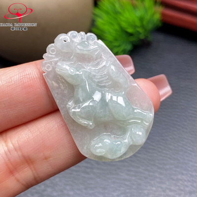 豪8印象H26002A1334翡翠生肖马吊坠天然冰糯种浅绿十二生肖挂件9g