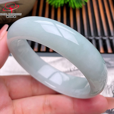 豪8印象X26080X211翡翠手镯圈口57.1mm天然缅甸冰糯种淡蓝水玉镯