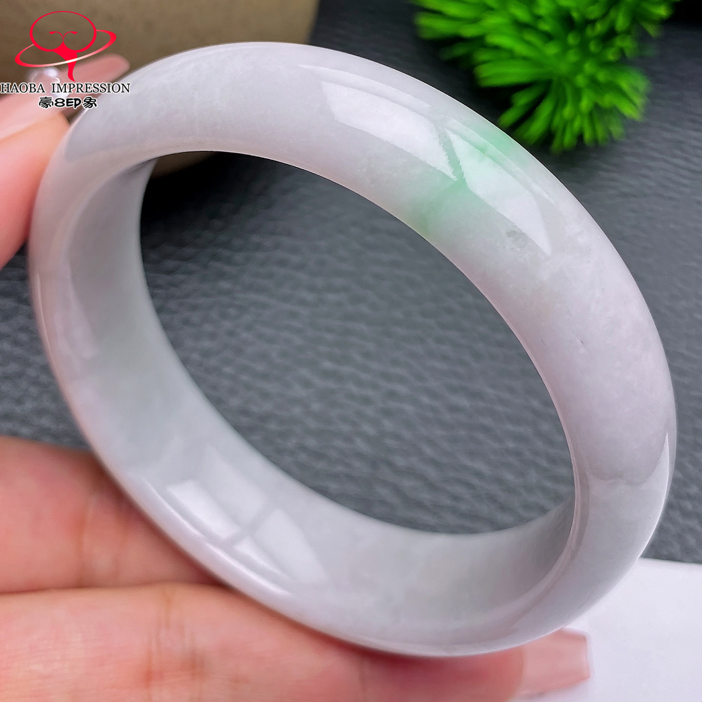 豪8印象X26150X893翡翠手镯圈口58.6天然白底浅绿缅甸a货玉镯71g