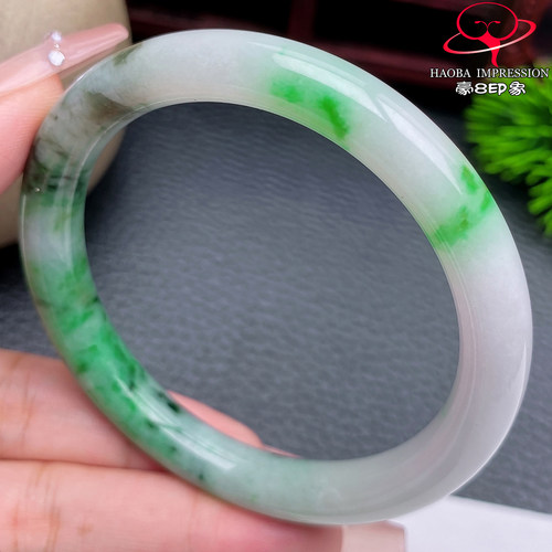 豪8印象X26100X1237翡翠圆条手镯圈口56.5天然白底带翠玉镯a货41g