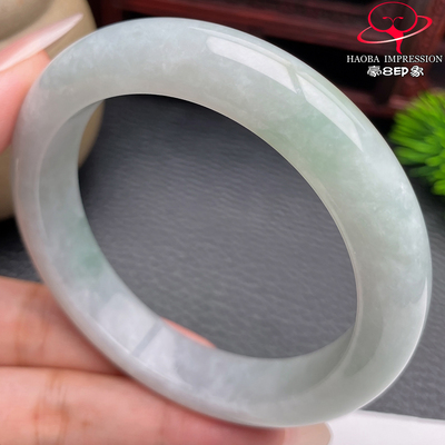 豪8印象S226018Y191翡翠手镯圈口58.3天然白底淡绿缅甸玉镯a货67g