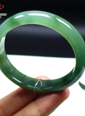 豪8印象L26090L191翡翠贵妃手镯圈口53.8mm冰糯种天然油绿玉镯子