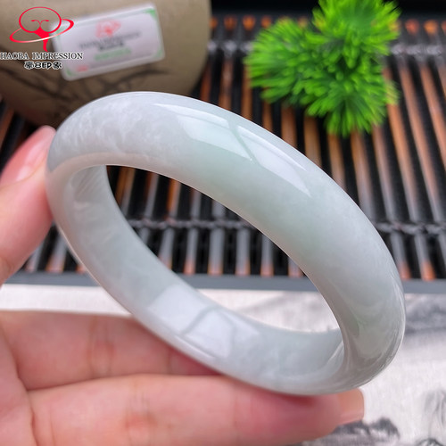 豪8印象X26018X318翡翠手镯圈口60.8mm天然糯种白底淡绿缅甸玉镯