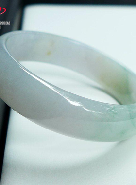 豪8印象家Z26036Z365翡翠贵妃手镯圈口51.0mm天然缅甸绿飘花玉镯