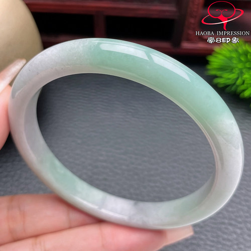 豪8印象S126010Y707翡翠手镯圈口59.8天然淡绿缅甸玉手镯a货39g