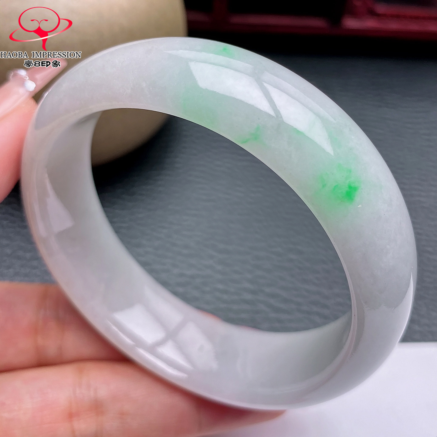 豪8印象X26360X847翡翠手镯圈口58.5天然缅甸白底青阳绿玉镯80g