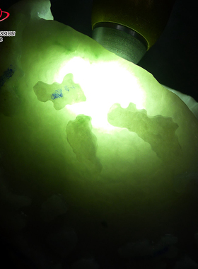 豪8印象Z26030G269老坑满窗细腻毛料玉石缅甸天然翡翠原石0.5kg