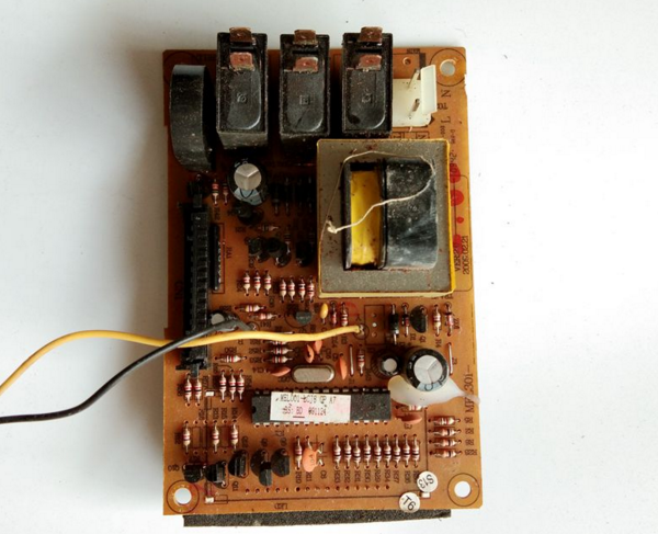 原装拆机，没修过，实物拍图，默认韵达，当天发货 买电视主板的亲，请看清标题的屏型号