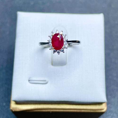 天然红宝石彩宝鸽血红