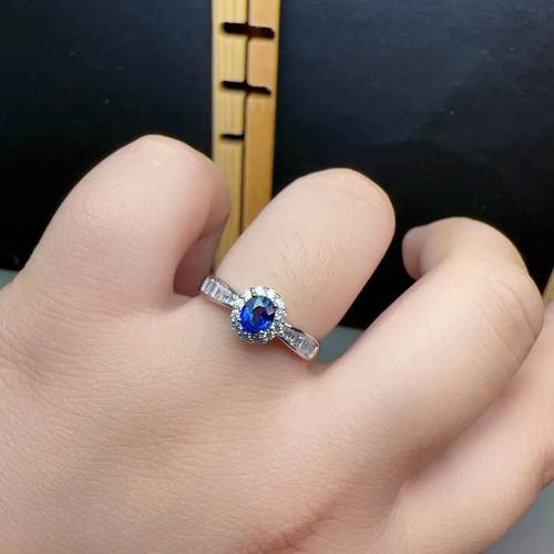 天然蓝宝石彩宝久源珠宝皇家蓝