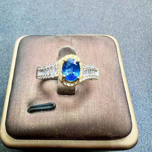 天然无烧皇家蓝蓝宝石戒指5乘6S925银精工镶嵌彩宝首饰