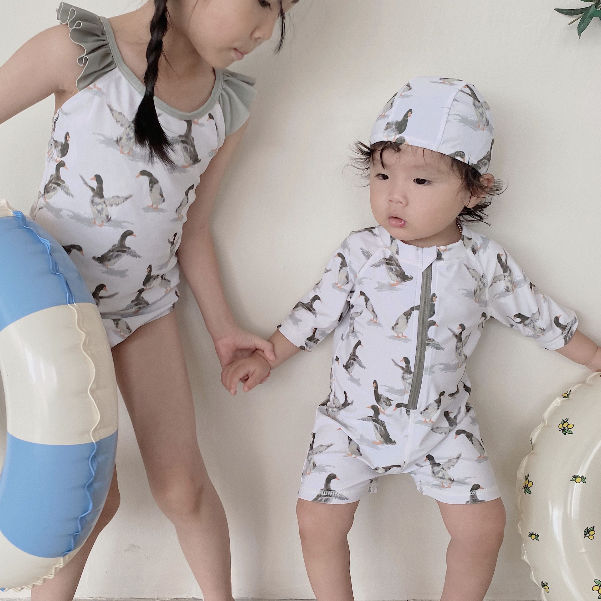 新款儿童游泳衣小孩连体动物