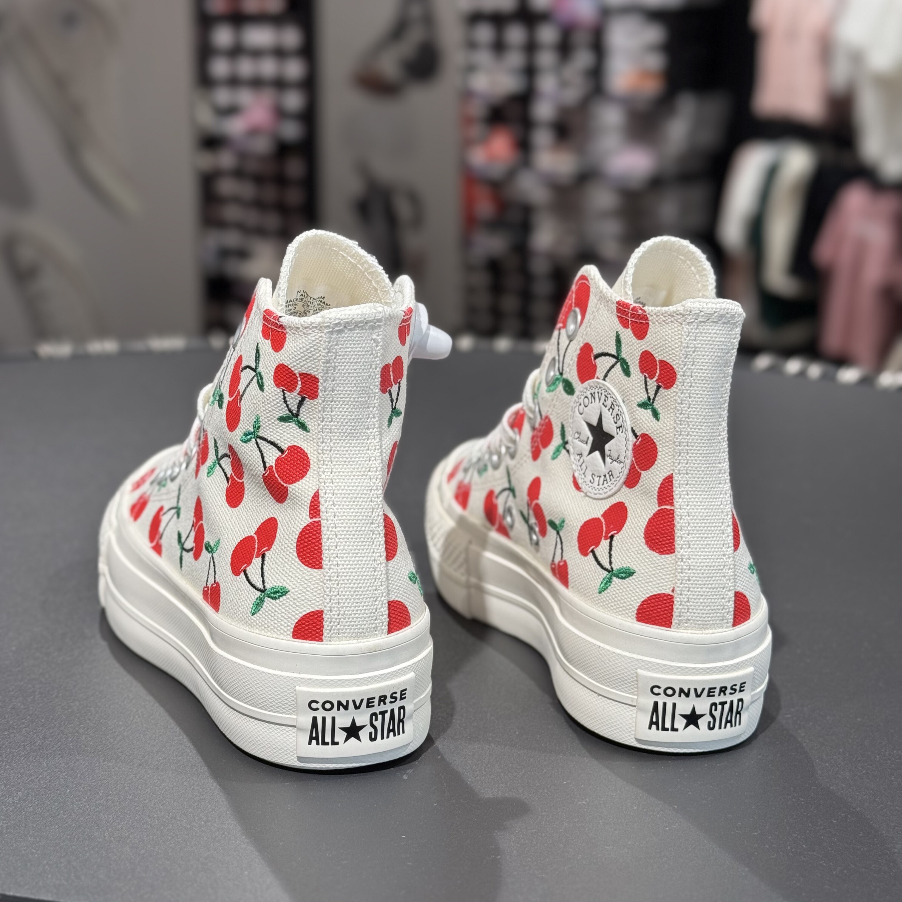 匡威Converse新款女子休闲运动厚底增高白红樱桃帆布板鞋A08096C