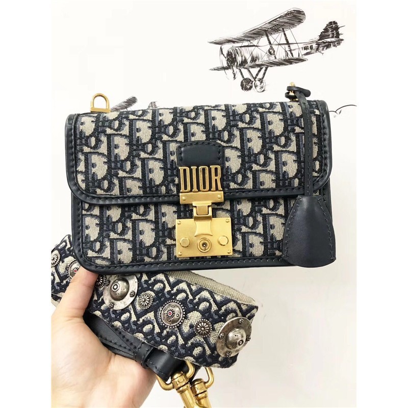 二手品女包迪奥中号addict金属扣