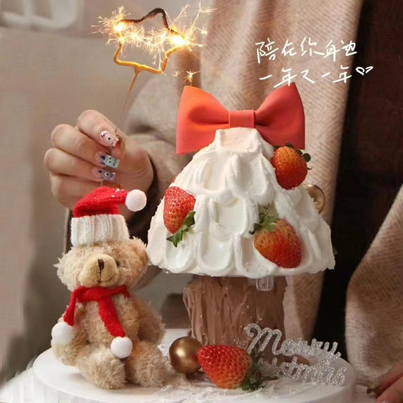 2025年新款圣诞节蛋糕装饰可爱帽子小熊圣诞树玲铛叶子插件摆件