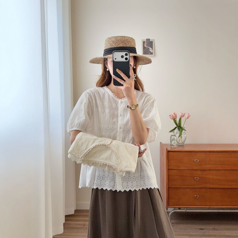 宽松蕾丝花边领刺绣镂空短袖衬衫