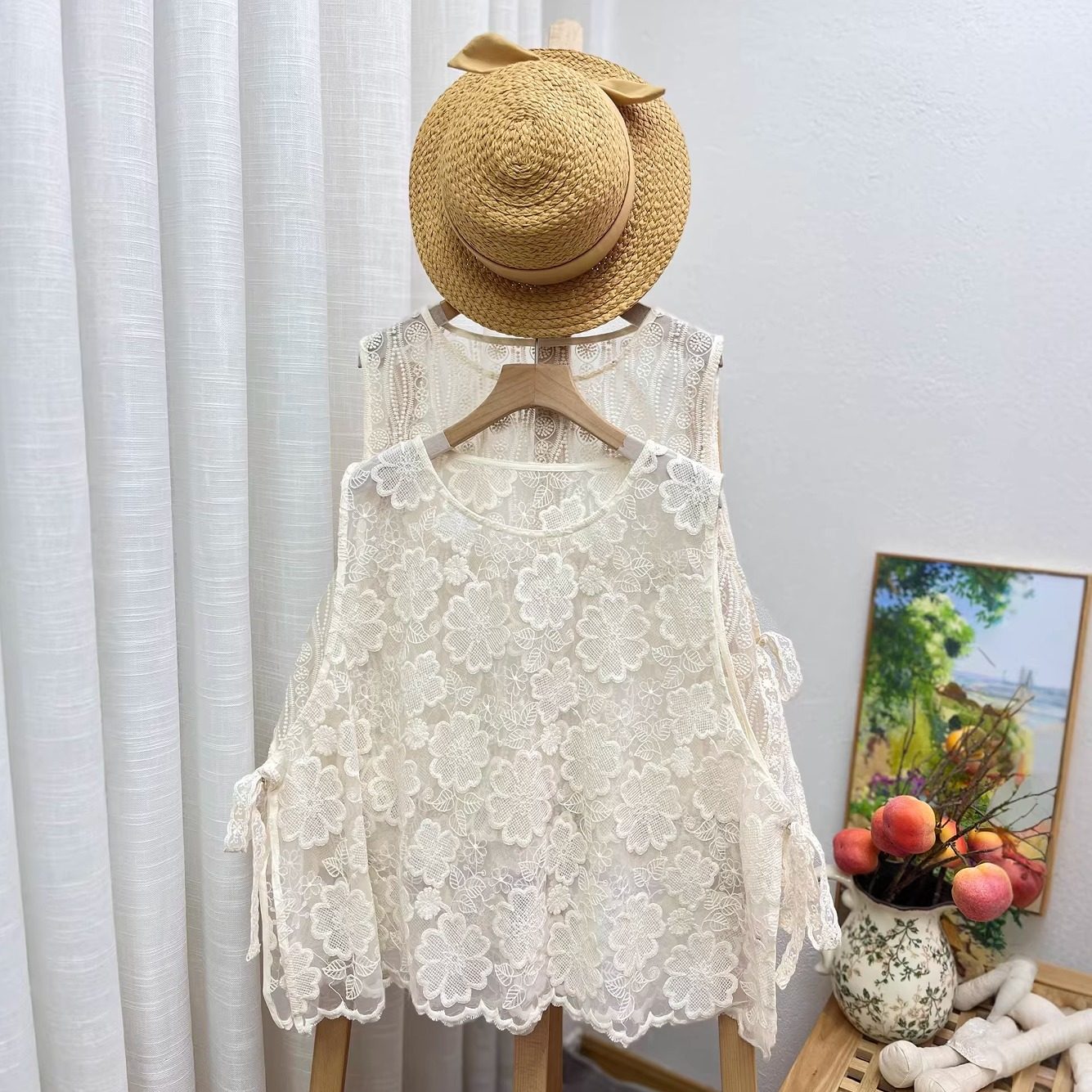 森系新款叠穿网纱刺绣圆领蕾丝马甲宽松甜美减龄侧边系带坎肩背心