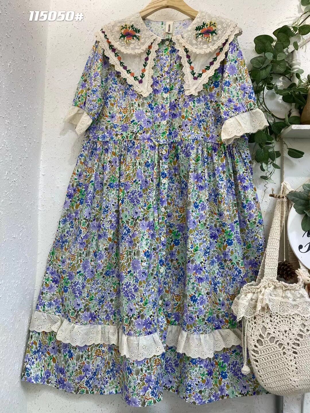 双层绣花领子花色短袖连衣裙薄棉
