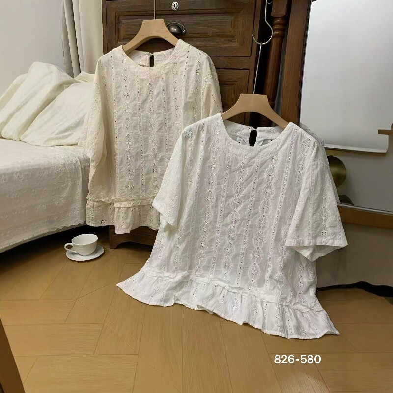 宽松圆领绣花木耳边拼接纯棉短袖
