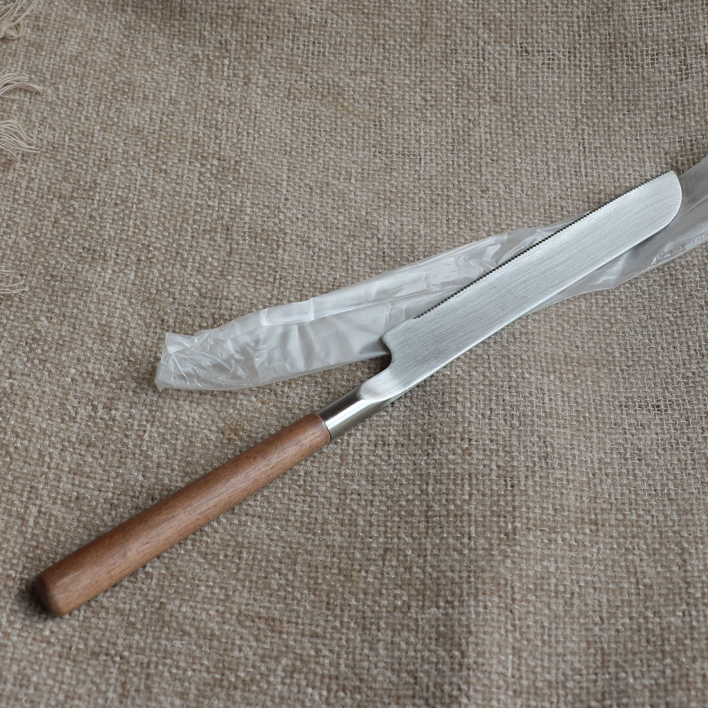 实木胡桃手柄锯齿状不锈钢切面包刀吐司刀多功能刀具,厨房/烹饪用具,多功能刀,淘宝优惠券,粉丝福利购,淘宝优惠卷