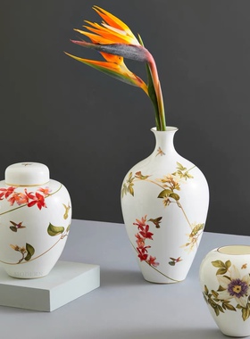 现货英产WEDGWOOD威基伍德蜂鸟花瓶摆件客厅插花花瓶欧式骨瓷花瓶