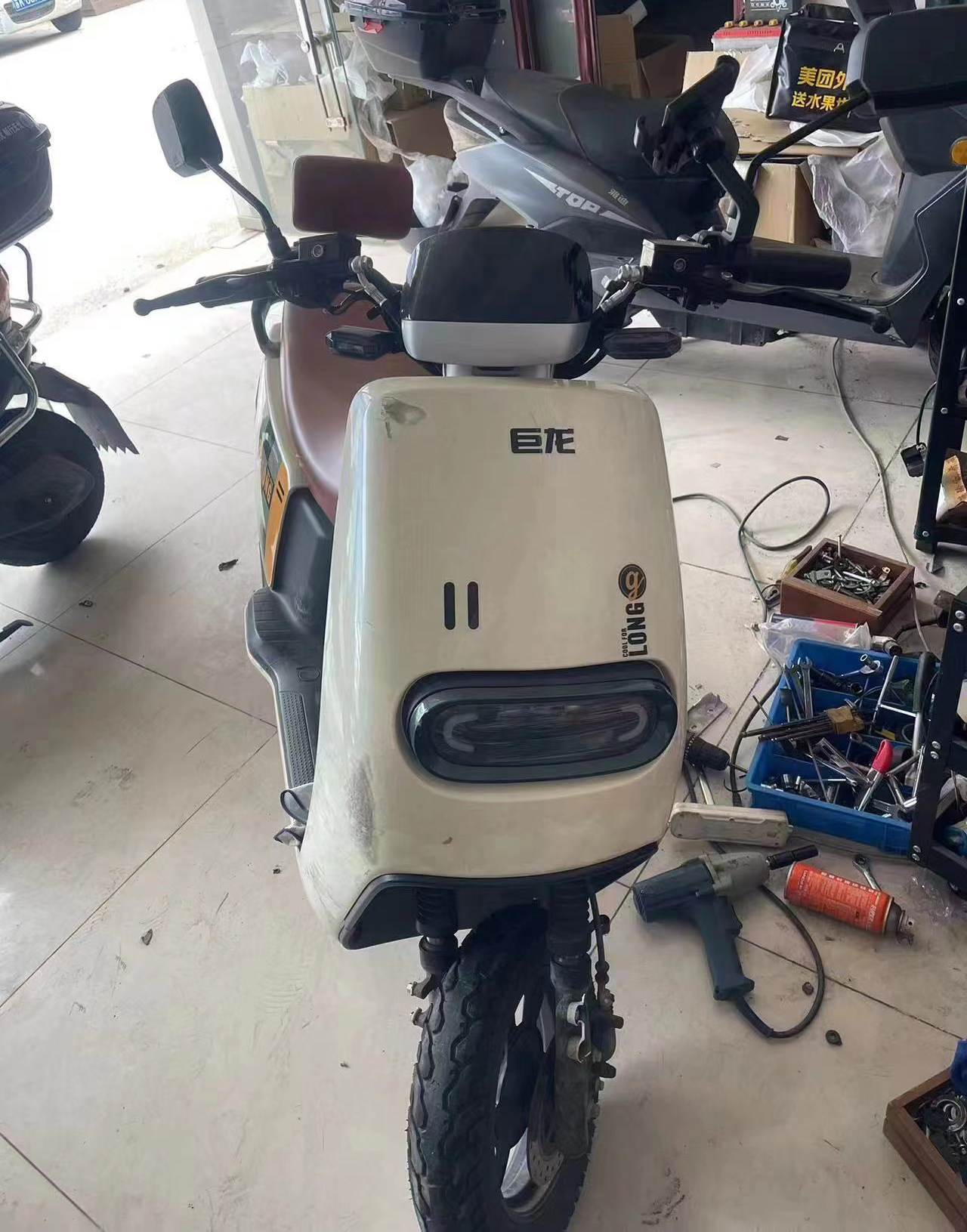 环城新隆小牛电动车q1一代二代电动车外壳配件前围 前泥板内箱