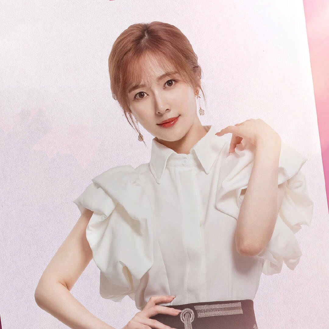 大约是爱林菲菲杨欣颖同款白色泡泡袖短袖衬衫女设计感小众上衣夏