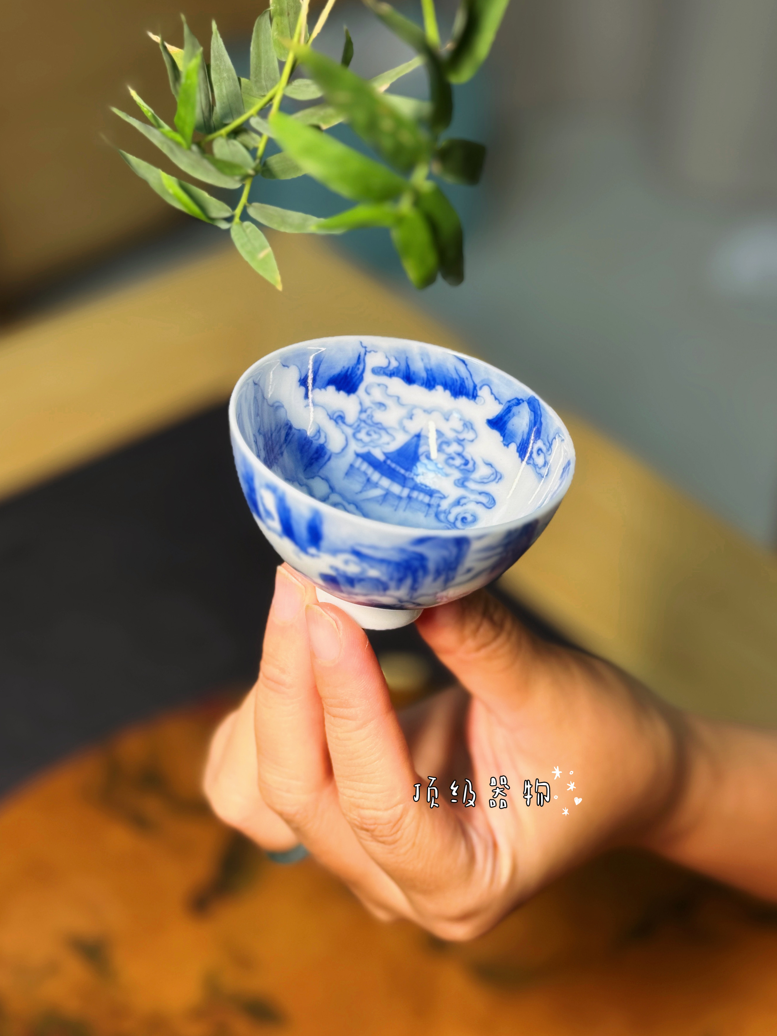 画堂春青花山水楼阁小鸡心杯 仙山楼阁小鸡心杯