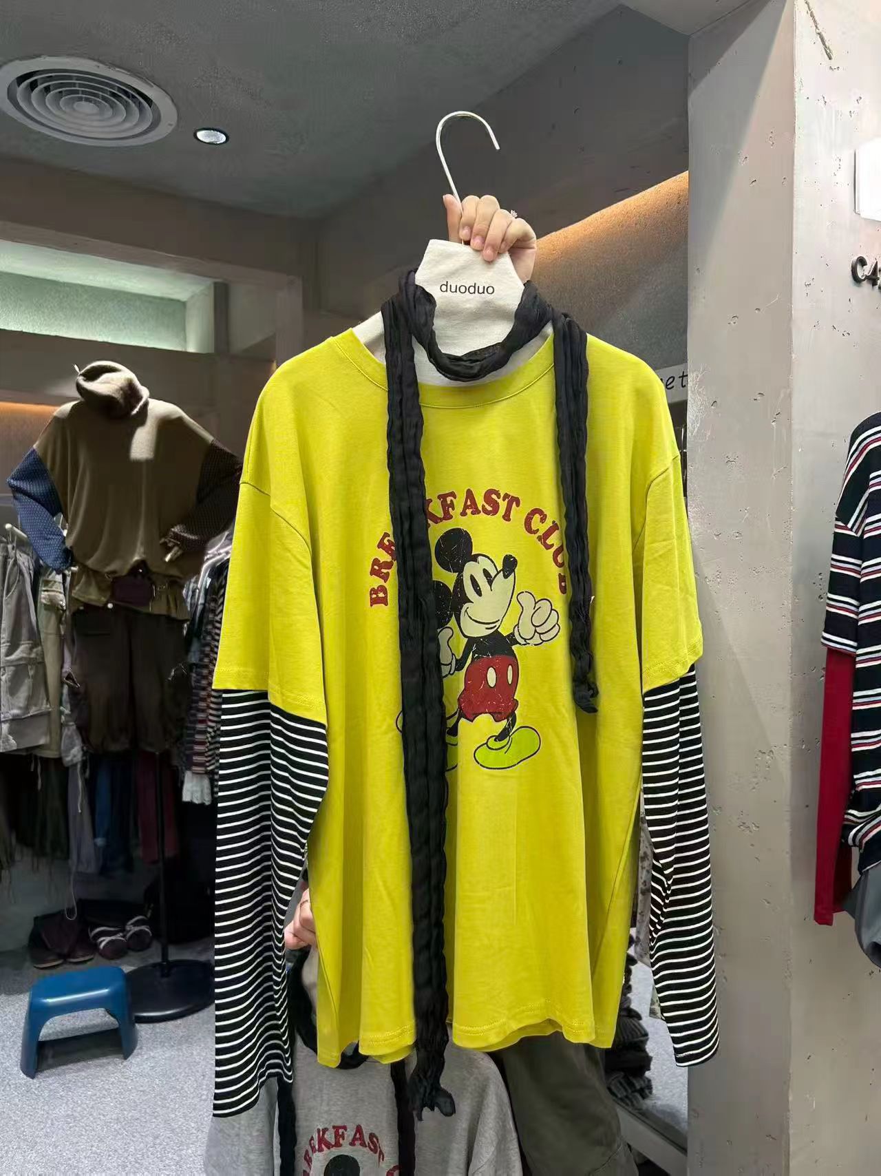 韩国东大门卡通图案条纹袖假两件T恤女休闲风宽松百搭T(配丝巾)
