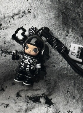泡泡玛特SPACE MOLLY宇航员汽车钥匙扣包挂件钥匙链挂绳可爱礼物