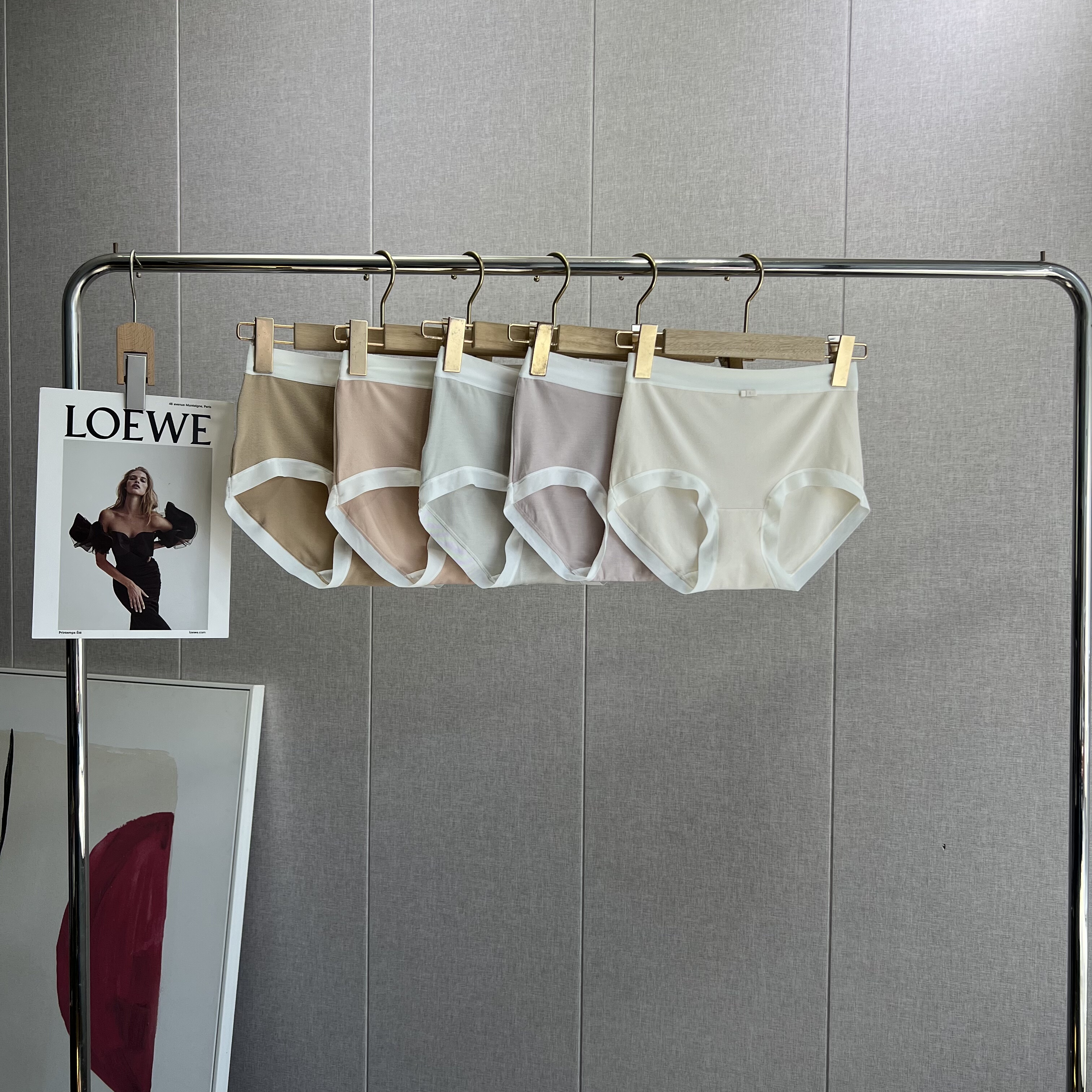 秋冬新款磨毛中高腰包臀内裤无痕宽边暖体羊绒感女士三角短裤棉裆