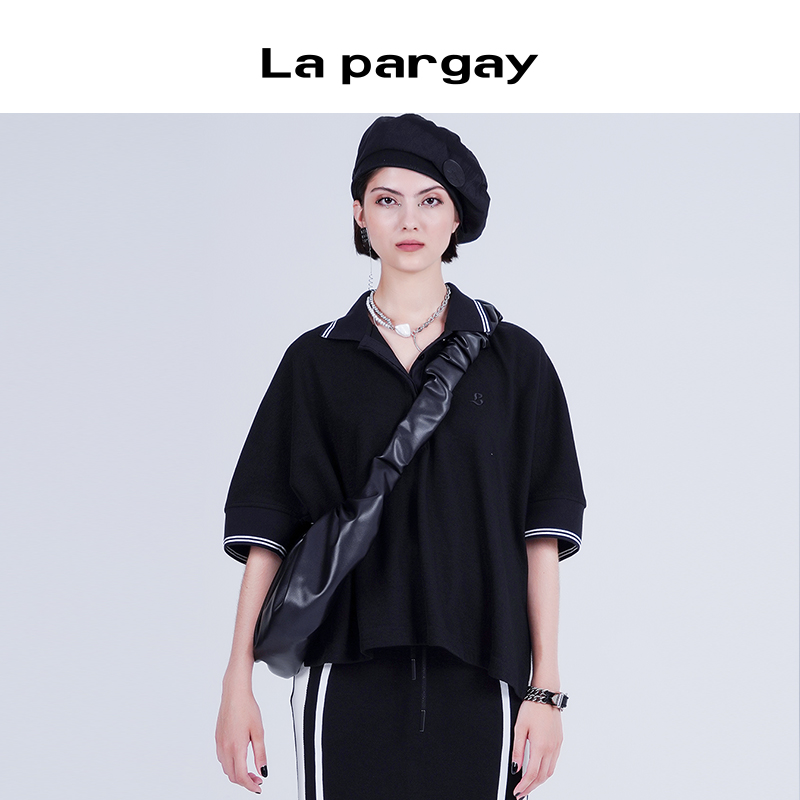 2022年春季简约短袖纳帕佳