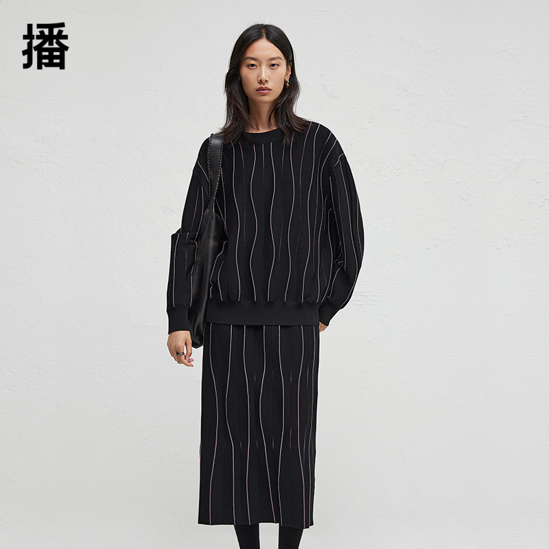 播2024秋季新款不规则条纹针织衫女休闲宽松圆领毛衣DDR3SD5041